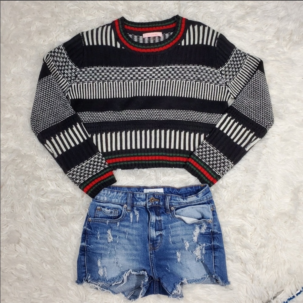 Lulumari cropped sweater